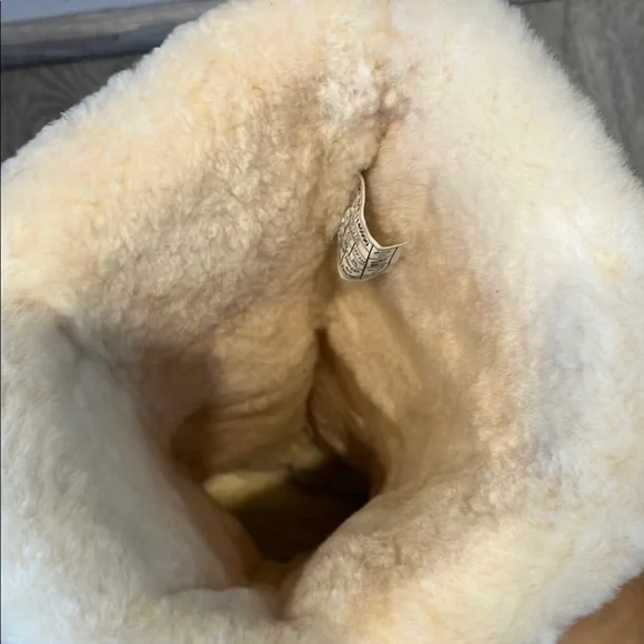 UGG Chestnut Shearling Boots and Hat Set